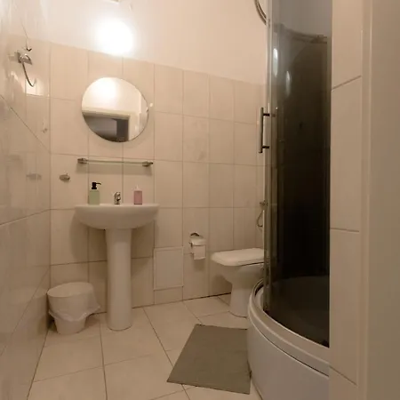 Hidden Peak - Guestrooms منزل للإقامة *